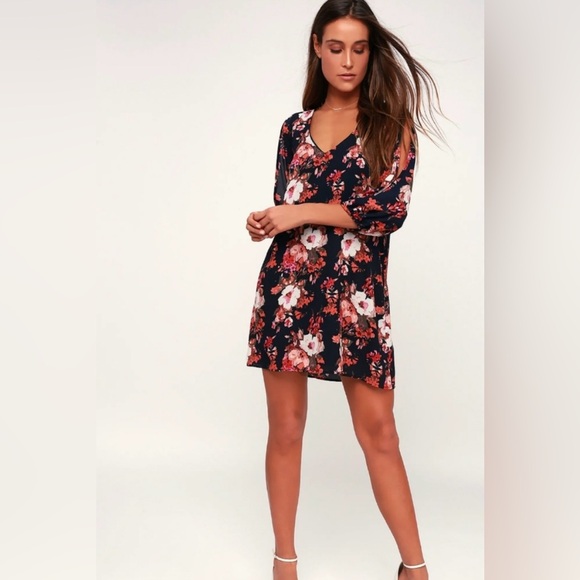 LULUS Shifting Dears Long Sleeved Floral Dress. Size M. Excellent shape. Lined - Picture 2 of 10